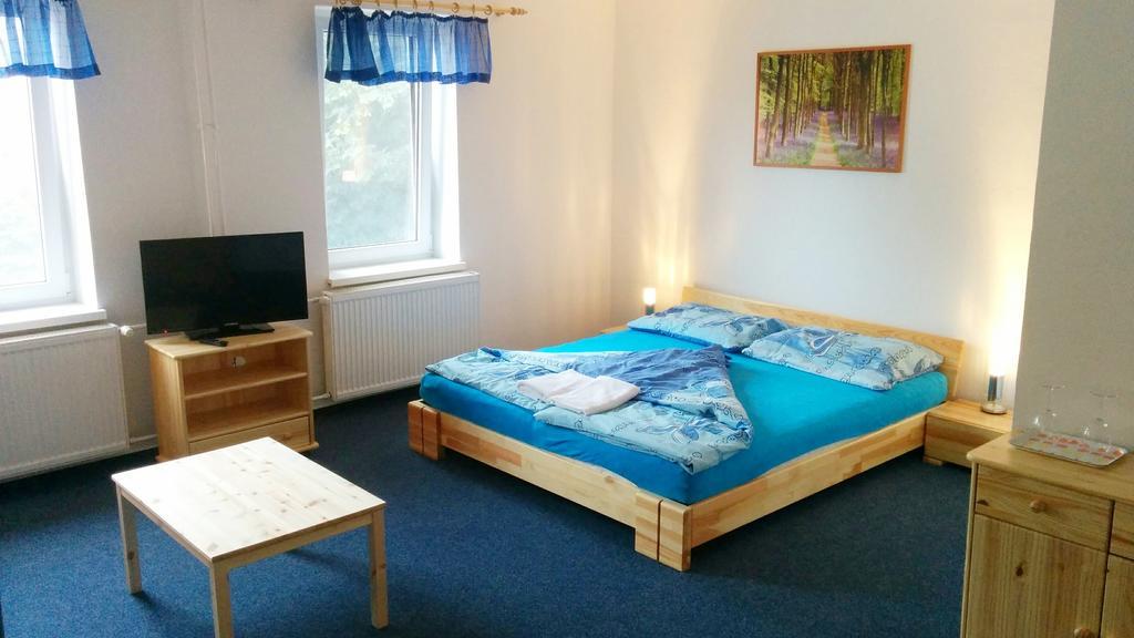 Hostinec U Pejska A Kocicky Mariánské Lázně Zimmer foto